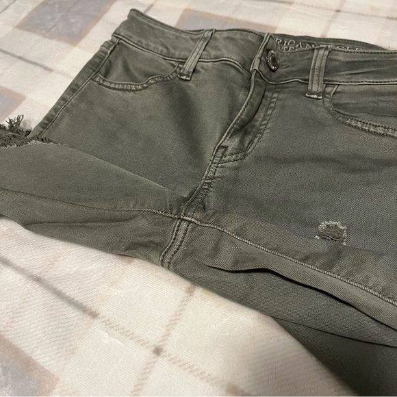 American Eagle Olive Green Mid Rise Ripped Jeggings Size 4 - Picture 7 of 7